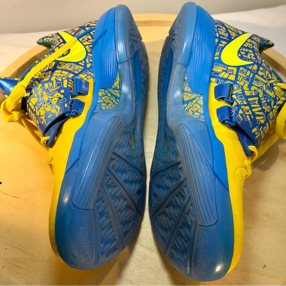 Nike KD 4 Basketball Shoes - Picture 8 of 9